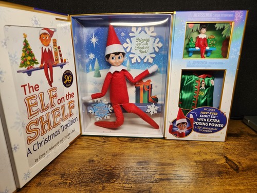 Elf the shelf - on,